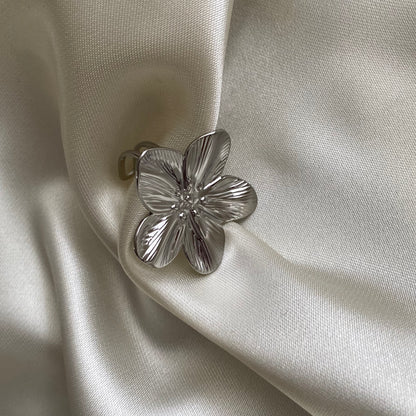 Big bloom ring Z