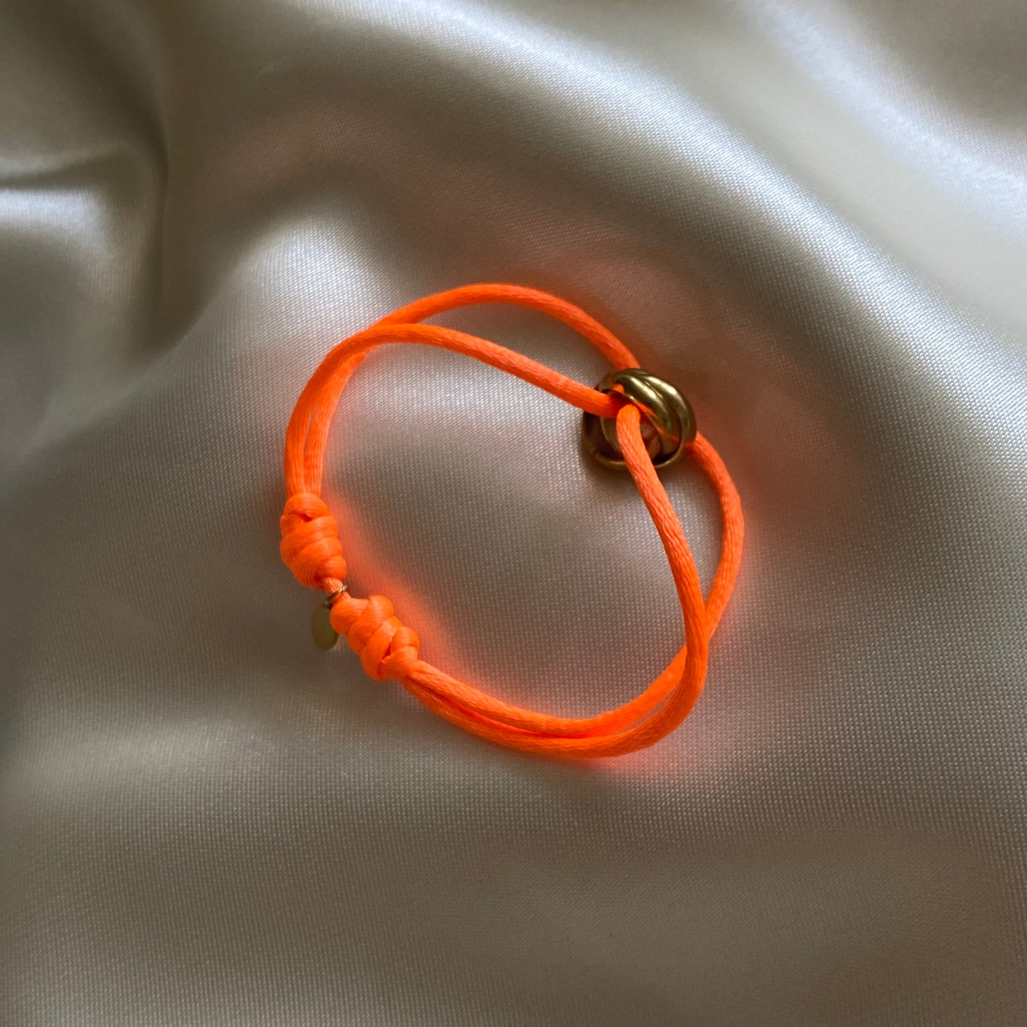 Satijnen armband O